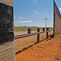 Border monument and border wall construction